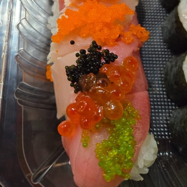 Rainbow Tama Roll.